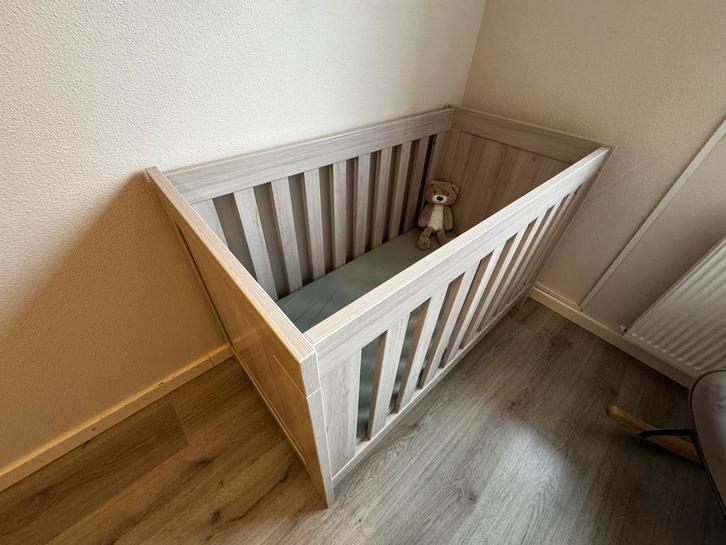 Complete Interbaby Babykamer - Ledikant, Kast, Commode, Kinderen en Baby's, Kinderkamer | Complete kinderkamers, Zo goed als nieuw
