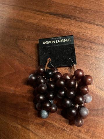 Vintage Druif Oorbellen beschikbaar voor biedingen