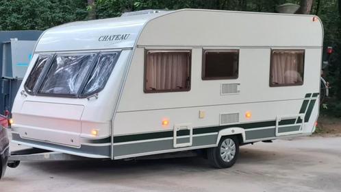 Chateau Calista 450, Caravans en Kamperen, Caravans, Particulier, tot en met 4, 750 - 1000 kg, Rondzit, Chateau, Lengtebed, Vast bed