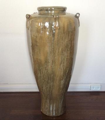 Grote terracotta vaas Art Nouveau stijl beschikbaar voor biedingen