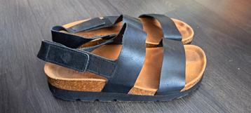 Yokono, zwart leren, birkenstock style sandalen, mt 39 smal beschikbaar voor biedingen