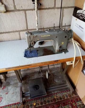 Industriële  DURKOPP 211-5  Naaimachine  beschikbaar voor biedingen