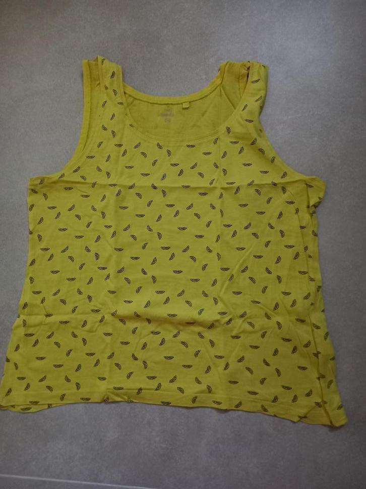 Geel topje met veren print maat L C&A, Kleding | Dames, Tops, Zo goed als nieuw, Maat 42/44 (L), Geel, Zonder mouw, Ophalen of Verzenden