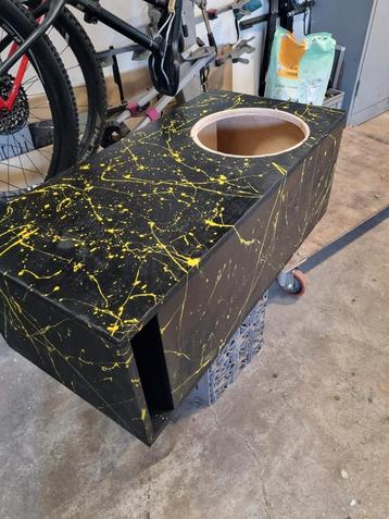 Custom Subwoofer kist 12" beschikbaar voor biedingen