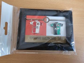 Pins feyenoord seizoen 2009-2010 ingelijst  beschikbaar voor biedingen