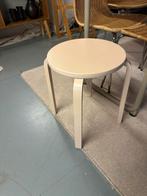 Ikea frosta kruk, Huis en Inrichting, Krukjes, Ophalen, Zo goed als nieuw, Hout