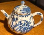Chinees antique miniature blauw-wit theepotje, Ophalen of Verzenden