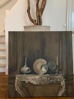 Stilleven oude schalen op oude site table, Ophalen of Verzenden