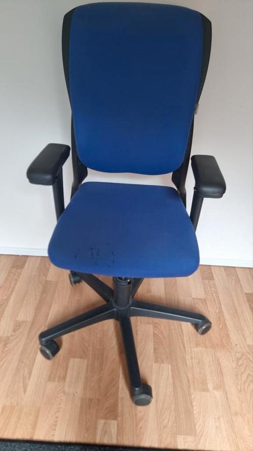 Professionele Ahrend bureaustoel – ergonomisch, verstelbaar, Huis en Inrichting, Bureaustoelen, Gebruikt, Bureaustoel, Blauw, Ergonomisch