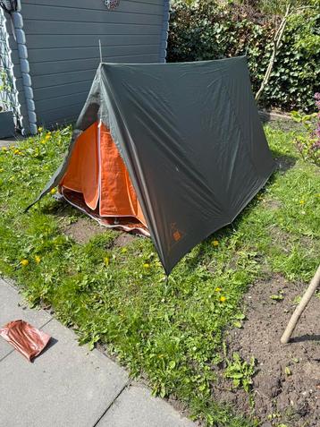 Free time tent 2 personen beschikbaar voor biedingen