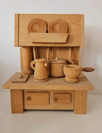 Leuk klein houten mini keukentje  beschikbaar voor biedingen