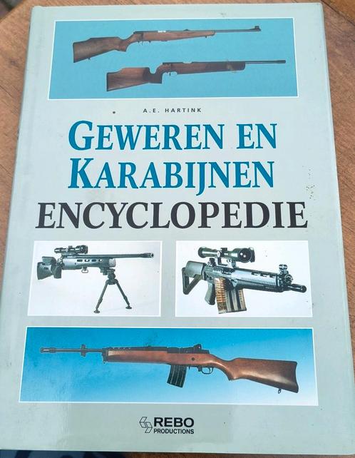 Geillustreerde geweren en karabijnen encyclopedie, Boeken, Oorlog en Militair, Zo goed als nieuw, Ophalen of Verzenden