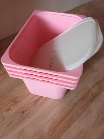 6x Ikea opberg bakken plastic. 5 deksels.