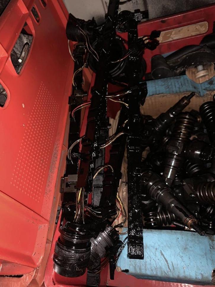 Volkswagen T5 pomp verstuivers 2.5 tdi. AXD AXE BNZ BPC, Auto-onderdelen, Brandstofsystemen, Volkswagen, Gebruikt, Ophalen of Verzenden