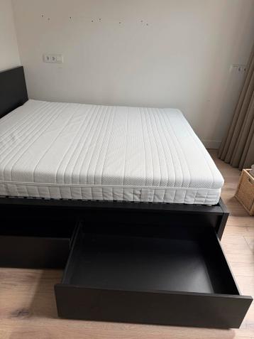 Zwart IKEA bedframe incl. 180x200 matras - zo goed als nieuw - afbeelding 3