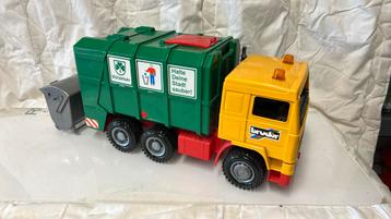 Bruder Volvo vuilniswagen (defect) beschikbaar voor biedingen