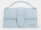 Originele Jacquemus Le Grand Bambino lichtblauw, Sieraden, Tassen en Uiterlijk, Tassen | Damestassen, Ophalen of Verzenden, Nieuw