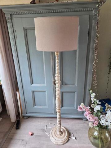 Brocante staande vloerlamp, lamp beschikbaar voor biedingen