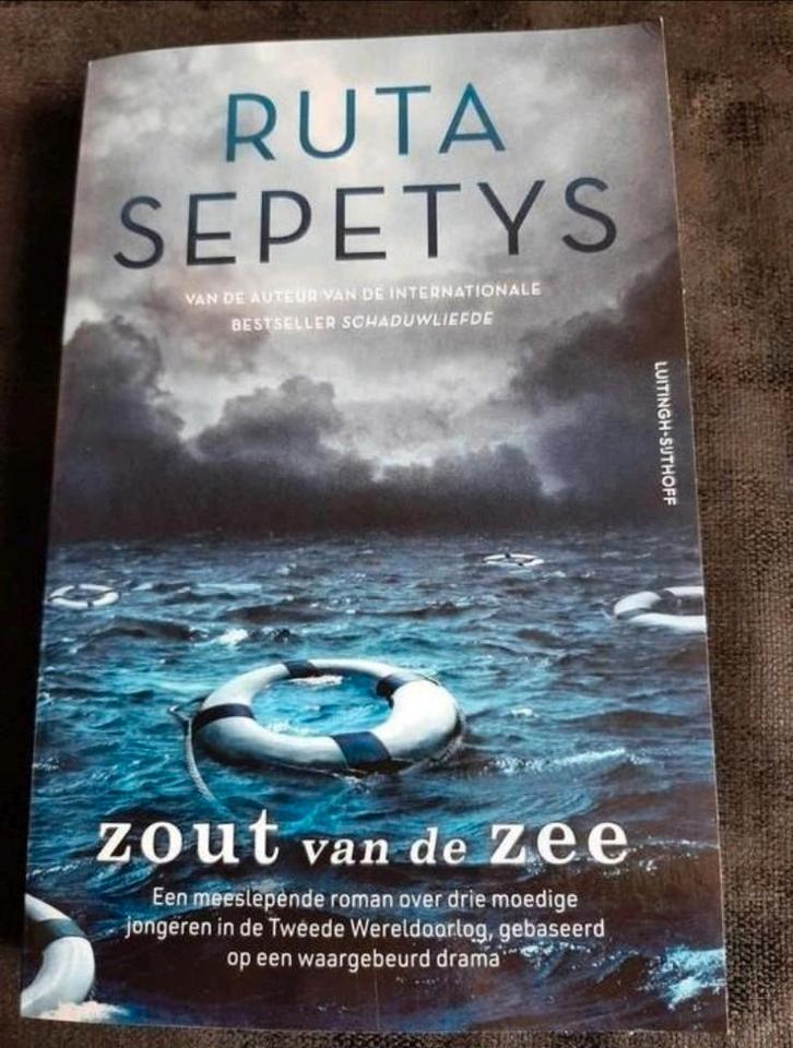 Ruta sepetys zout van de zee roman young adult, Boeken, Romans, Nieuw, Nederland, Ophalen of Verzenden
