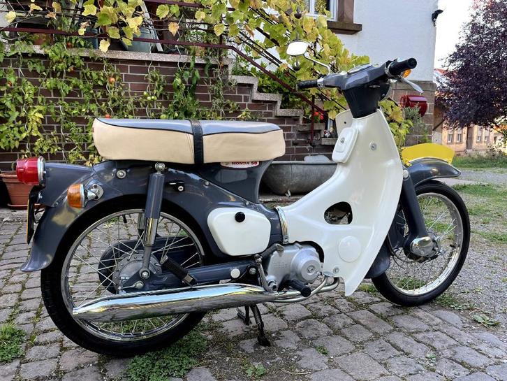 Honda c50 oldtimer brommer 1977, Fietsen en Brommers, Brommers | Oldtimers, Overige merken, Maximaal 45 km/u, Ophalen of Verzenden