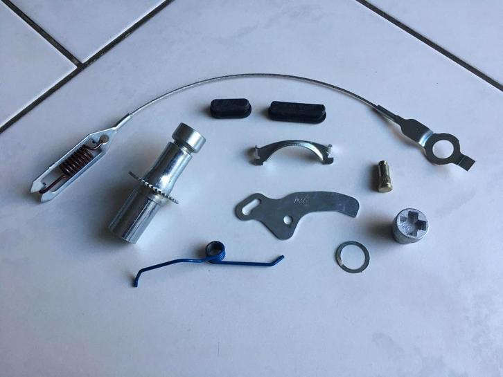Te koop remstel set rechts Dodge w200 d200, Auto diversen, Overige Auto diversen, Ophalen of Verzenden