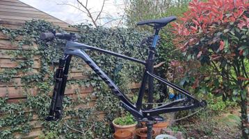 Giant XTC Advanced 29 1.5 (2023, maat M), RockShox SID SL