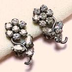 Vintage oorbellen clips bloem strass jaren '50-'60, Verzenden, Knopjes of Stekers, Zilver, Met strass