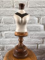 Porseleinen buste op voet, 36 cm., Ophalen of Verzenden