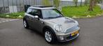 Mini Cooper Panoramadak Navigatie bluetooth Parkeersensoe, 47 €/maand, Origineel Nederlands, Te koop, Zilver of Grijs