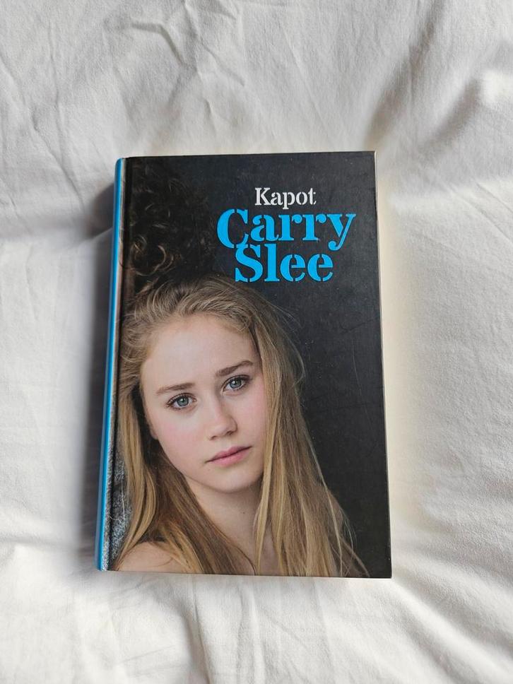 Carry Slee - Kapot, Boeken, Kinderboeken | Jeugd | 13 jaar en ouder, Zo goed als nieuw, Fictie, Ophalen