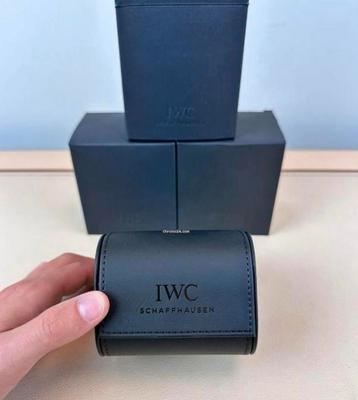 IWC international watch company (black leather travel-pouch) beschikbaar voor biedingen
