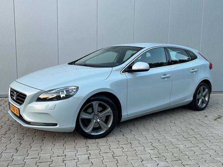 Zeer nette Volvo V40 1.6 T3 150PK, Auto's, Volvo, Particulier, V40, ABS, Achteruitrijcamera, Airbags, Airconditioning, Bluetooth