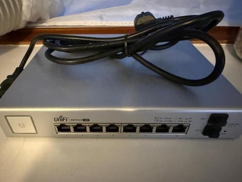 Ubiquiti UniFi US-8 150W Switch, Computers en Software, Netwerk switches, Zo goed als nieuw, Ophalen of Verzenden