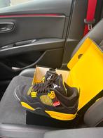 Jordan 4 yellow thunder maat 42, Zwart, Ophalen of Verzenden, Jordan, Sneakers of Gympen