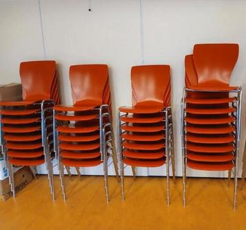 EHS Stoelen. Stapelend. Ong 60. Rood beschikbaar voor biedingen