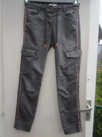 Broek SANDWICH mt 36  grijs   met  bovenbeenzakken. beschikbaar voor biedingen