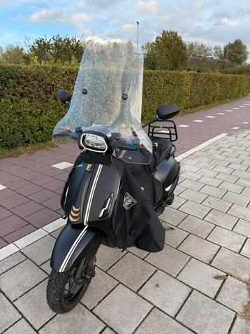 Vespa sprint Full Option 2019 | 11.700 km Mat zwart beschikbaar voor biedingen