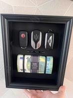 Ingelijste Bugatti, Maserati, Bentley sleutels, Ophalen of Verzenden