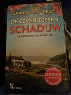 De Zeven Zussen: Schaduw - Lucinda Riley, Boeken, Ophalen of Verzenden, Zo goed als nieuw, Lucinda Riley, Nederland