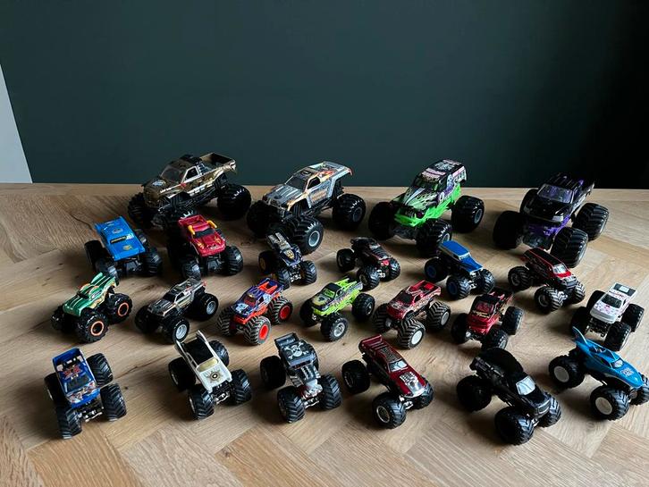 Hot Wheels Monster Trucks - 23 stuks, Kinderen en Baby's, Speelgoed | Overig, Gebruikt, Jongen of Meisje, Ophalen of Verzenden