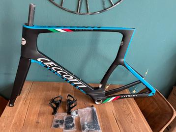 Nieuw carbon racefietsframe CECCOTTI C26-05 Blue beschikbaar voor biedingen