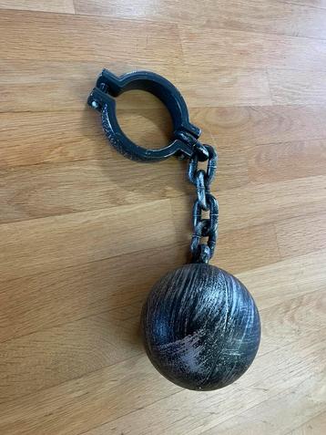 Boevenbal-/ketting beschikbaar voor biedingen