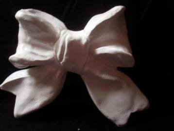  Strik ornament van gips (wit) afmeting 23 breed x 17 hoog beschikbaar voor biedingen