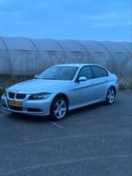 BMW 3-Serie (e90) 2.0 I 320 AUT 2005 Grijs, Origineel Nederlands, Te koop, 2000 cc, Zilver of Grijs