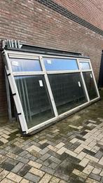 Groot Kunststof Kozijn - Gevelraam, Doe-het-zelf en Verbouw, Glas en Ramen, Gevelraam of Ruit, Gebruikt, Dubbelglas, 160 cm of meer