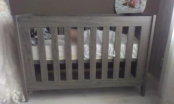 Ledikant TWF Lyon + mooi matras (+commode) beschikbaar voor biedingen