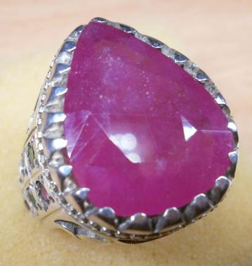 Robijn 25 krt %100 natuurlijk mooie design ring ZELDZAAM beschikbaar voor biedingen