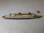 1959 TRI-ANG M702 MINIC SHIPS QUEEN ELIZABETH II (Gegoten), Antiek en Kunst, Antiek | Speelgoed, Ophalen of Verzenden