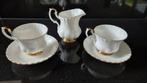 Royal Albert, Val d'or. Kopjes en melkkannetje., Ophalen of Verzenden, Zo goed als nieuw, Overige stijlen, Kop(pen) en/of Schotel(s)