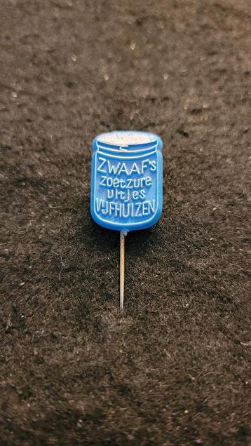 Zwaaf conserven Vijfhuizen speldje beschikbaar voor biedingen